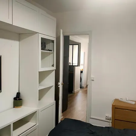 Charming T2 Near Montmartre Apartment *